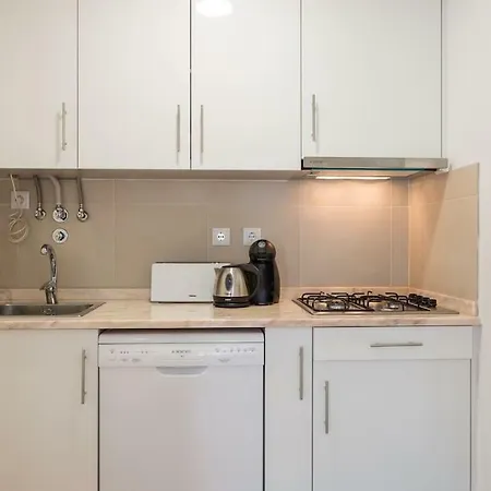 Apartamento 3ºandar Martim Moniz, アパート *