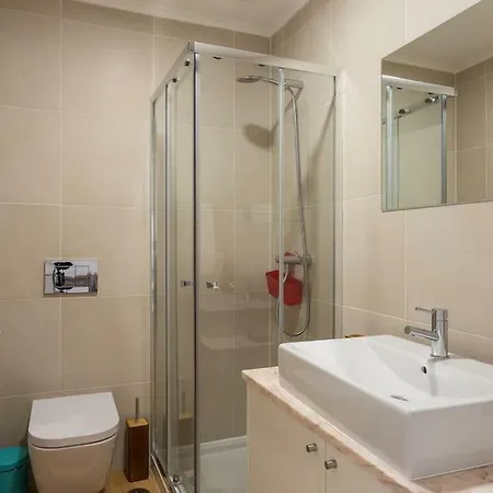Apartamento 3ºandar Martim Moniz, *