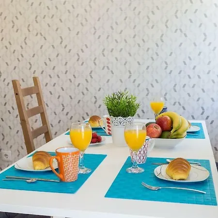 Apartment Apartamento 3ºandar Martim Moniz, *